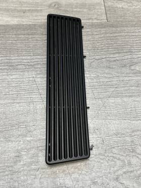 51437144576 Bmw 2007-2013 328i - Rear Upper Vent / Trim 7144576