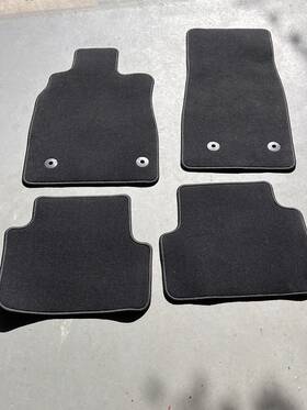232.gm6421 Cadillac Oem Black Cloth Floor Mat Set 84889188 Fits 2021 Ct4 4pcs. Euc