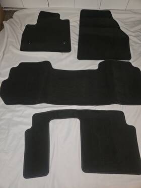 8677360 Cadillac 2020- 2023 Xt6 Carpeted Floor Mat Set