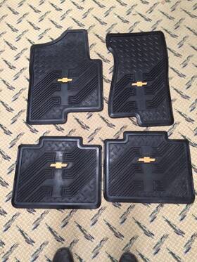 15748876-0848 Chevrolet 2003-2004 Original Chevy Avalanche / Tahoe Heavy Duty Car Mat 4 Piece Set