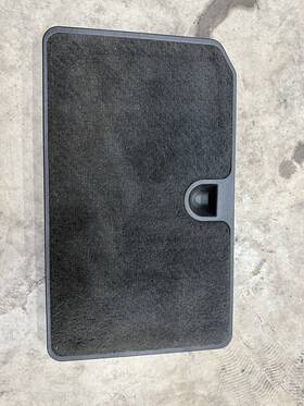 223.gm1z06 Chevrolet Corvette C6 Rh Passenger Side Rear Trunk Compartment With Carpet Lid - Oem