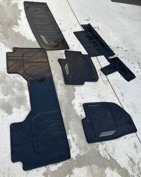84503126 Chevrolet 2021-2024 Tahoe All Weather Floor Mats Black Oem