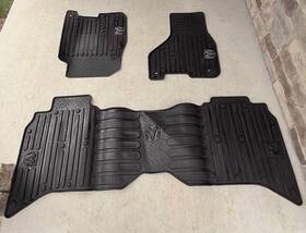 222.ch8m18 Dodge Truck 2018 Ram 1500 Oem Mopar Floor Mats Set Front Rear Black All Weather