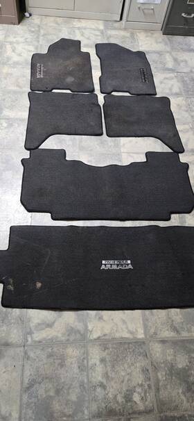2q001xx Factory Oem 999e2 04 Nissan Pathfinder Armada Carpet Floor Mat Set