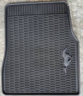 Cr33-6313106-aaw Ford 2010-2014 Mustang Floor Mats Rubber Complete Set Of 4 Oem