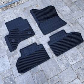 20819266 General Motors 20014-18 Chevrolet Silverado Sierra Black Oem All Weather Rubber Floor Mat