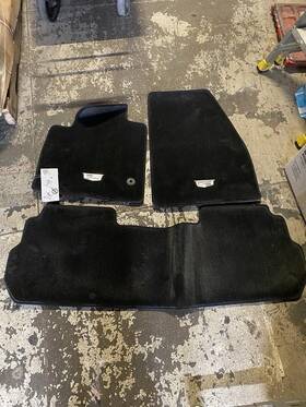 84448692 General Motors 2020-2025 Cadillac Xt6 Front And 2nd Row Carpet Mats Jet Black Oem Gm
