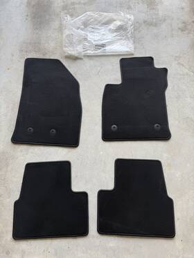 23295572 Gm Oem New 2016-19 Chevy Volt Front And Rear Carpet Floor Mats Dark Ash
