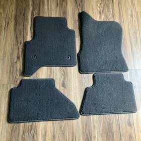 84197285 Gm Oem Genuine Black Carpet Floor Mats Set Of 4 2015-2018 Cadillac Escalade