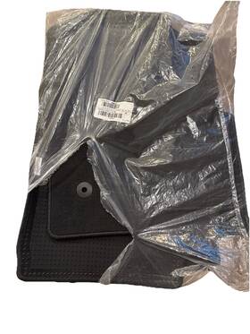 84366972-600r Gm New 21-23 Chevy Tahoe Gmc Yukon Floor Mats Carpet Black Oem
