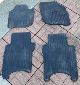 08p13-sln-1000-11 Honda 07-08 Fit Factory Oem All Weather Season Rubber Floor Mats