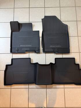 Cwf13-au100 Hyundai 2022-2025 Tucson Floor Mat Liners Oem Factory Genuine Used All Weather