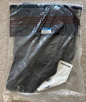 Hyundai E3025 New Oem Genuine Floor Mats 2010-2012 Santa Fe Charcoal Black 4 Pc Carpet