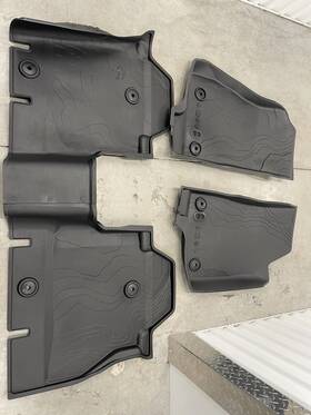 7lt60tx7aa Jeep 2018-2024 Wrangler 4-door Molded All Weather Slush Floor Mats - Oem