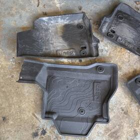 Z2.jdsjd01.h Jeep 2021 Gladiator Interior Floor Mats