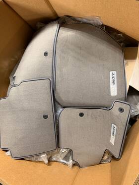 E4f14-ac000 Kia 2015-2019 Soul Ev Carpeted 4pc Floor Mat Set Oem