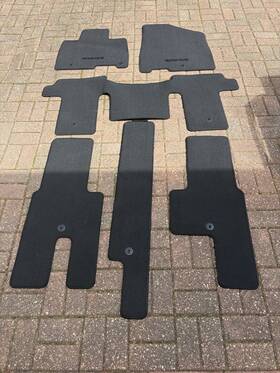 Esf14ac010 Kia Esf14ac010/210 2025-2026 Carnival Hybrid - Full Set Oem Carpet Floor Mats 8 Pass Brand New