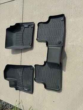 4ml061501a Lamborghini Oem Urus All Season Mats Slgihtly Used