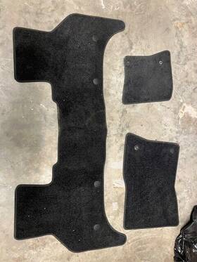 L8b2130a22dc8pvj Land Rover Defender 110 Oem Carpet Floor Mats 2020-2024 Used Good Condition