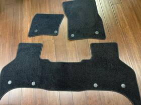 L8b2130a22fc8qgg Land Rover 2020-2025 Genuine Defender Carpet Floor Mats Ebony