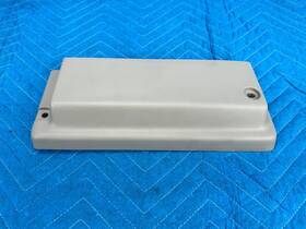 58533-60031 Lexus Toyota Land Cruiser Lx470 Floor Carpet Amplifier Cover Ivory Lg00 2003-2007 Oem