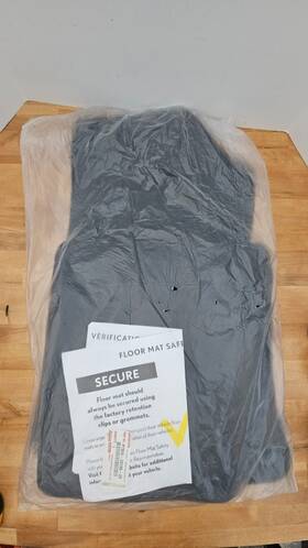 Pt926-33195-20 Lexus Pt9263319520 Oem Es F-sport Floor Mats Brand New Pt926-33195-20 Lexus Pt9263319520 Oem Es F-sport Floor Mats Brand New