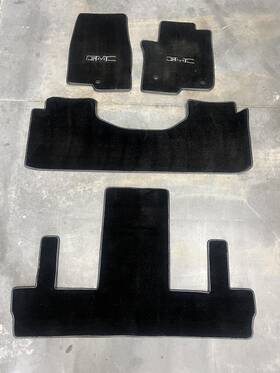 3347620 Lloyd Vt5 47601 960 826002 2021-2023 Yukon Xl Black Velourtex Frt 2nd 3rd Row Floor Mats Blk Gmc Logo