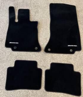 J974 Mercedes 2023 C300 Amg J974/001 Black Carpet Car Mats A 206 680 43 05 Clean