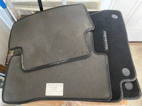 177-680-94-06-5f15 Mercedes-benz Car Floor Mats Black Color For 2015 C300 4matic