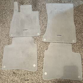 22268069027n99 Mercedes-benz Oem Grey Carpet Floor Mat S Class W222 S550