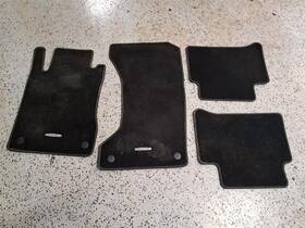 232.mb1o04 Mercedes-benz Front And Rear Floor Mat Set 4 For E500 2004