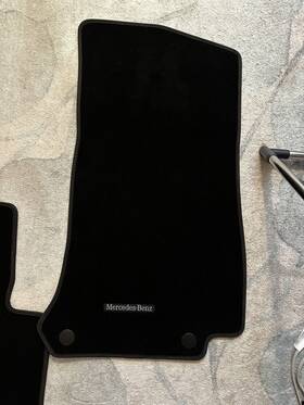 25368028029j74 Mercedes-benz 2017-2023 Glc 300 Carpeted Floor Mats Black Oem Free Shipping