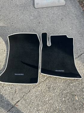 A1176804600 Mercedes-benz 18-19 A117 Front Carpet Mats Set Of 2 Oem