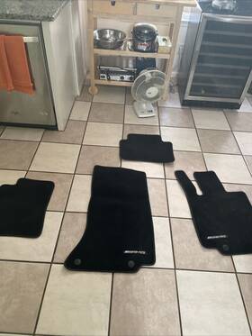 A2056808811 Mercedes-benz C43 C63 W205 Amg Front And Rear Floor Carpet Liner Mat Oem 2021 -set