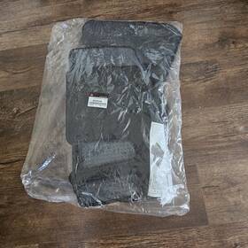 Mz315144 Mitsubishi New Oem 2022-2024 Outlander Carpet Floor Mat Set Black