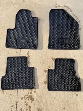 1ub87lu5aa Mopar Jeep Cherokee 2014-23 All Weather Floor Mats - Like New Front And Rear Oem