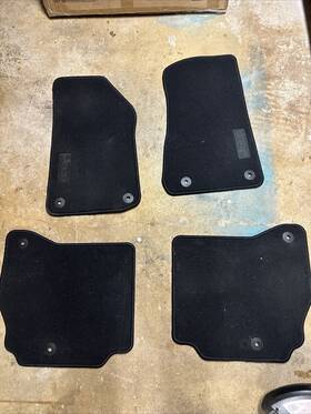 232.ch9320 Mopar Jeep Jl/jt Wrangler Oem 4 Door Front And Rear Floor Mat Set 2018-2023