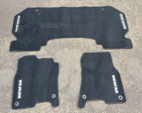 6br21trmab Mopar 5ym15trmab Dodge 19-22 1500 Ram Bin Crew Cab Oem Floor Mat Set Carpet Black