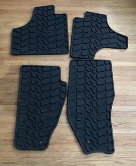 82210785ab Mopar 2008-2011 Jeep Liberty Set Of 4 Slush Mats Pebble Black Genuine Oem - Used