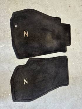 Zp000bk Nissan 999e2 2003-2008 350z Z33 Front Left And Right. Carpet Floor Mats Oem
