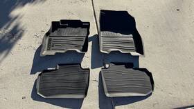 999e4-8z000v Nissan Oem 2018-2025 Leaf All-weather Rubber Winter Floor Mats Excellent