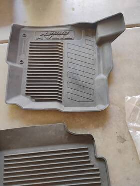 999e4-w9000 Nissan 999e4w9000 Genuine Oe Accy Floor Mats Front Driver And Passenger Only