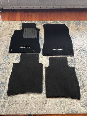 T99e2-6lb0c Nissan Oem 2022-2025 Sentra Carpet Floor Mats Black Set Of 4 Preowned