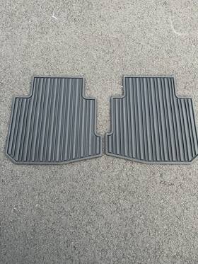 Oem 17800178 Gm Buick Lucerne 2006-2011 Rear Floor Mats Clean Used Condition