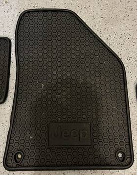 1ub87dx9ac Oem 2014-2023 Jeep Cherokee Rubber All Weather Floor Mats Set Of 4