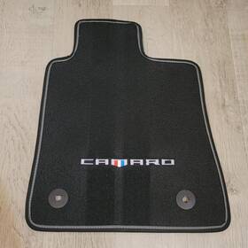 23253291 Oem Chevrolet Camaro Floor Mat Carpet Fr Drv Gen 6 2016 2024 V Good Cond Clean