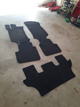 2516800100 Oem 06-10 Mercedes W251 R350 R320 Front And Rear Floor Mat Carpet Cover Set Of 5