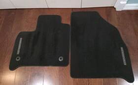 84188772 Oem Chevy Traverse 2018-2022 - Front Row Floor Mats Carpet Black