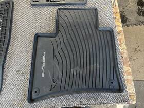 232.po1316 Porsche Cayenne 2016 Floor Mat 1066778