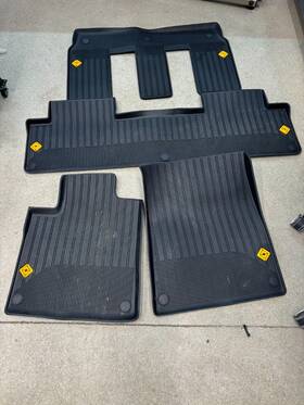 Pt00747019-a Rivian 4 Piece Oem Black All Weather Floor Mats Gen1 For 2021-2024 R1s